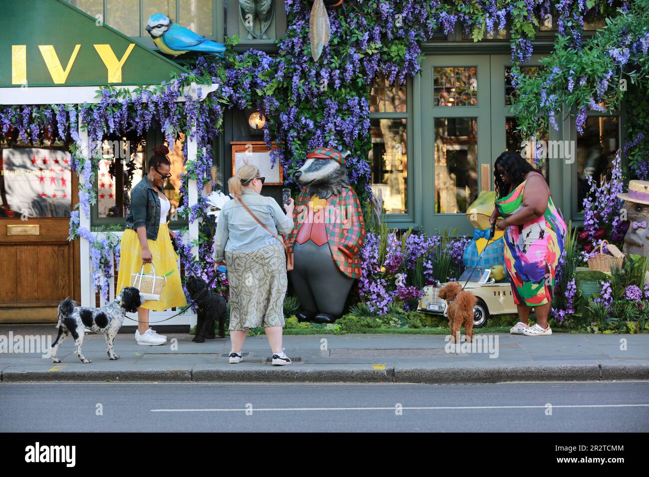 Londres, Royaume-Uni. 21 mai 2023. Chelsea in Bloom est le prestigieux spectacle d'art floral annuel de Chelsea et le plus grand festival de fleurs gratuit de Londres. Le thème de 2023 est « fleurs sur film », s'inspirant des personnages et des histoires qui ont honoré le grand écran, les célèbres récompenses cinématographiques. Un spectacle d'art floral qui transforme les rues de Chelsea à partir du 22-28 mai. Credit: Waldemar Sikora/Alay Live News Banque D'Images