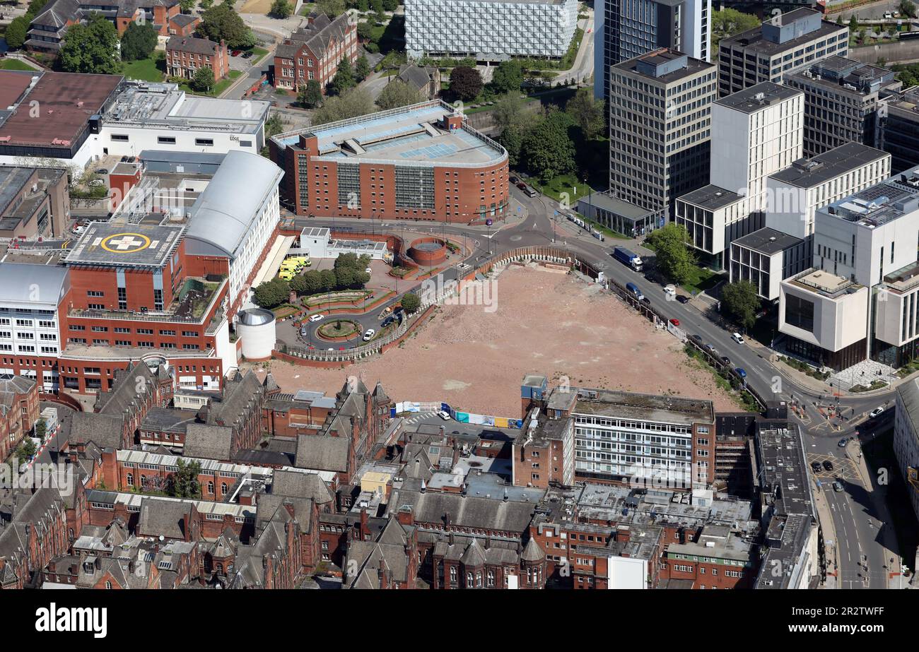 Vue aérienne d'un site vide sur Calverley Street à l'infirmerie générale de Leeds qui sera le domicile de l'hôpital pour enfants de Leeds et d'un centre de maternité Banque D'Images