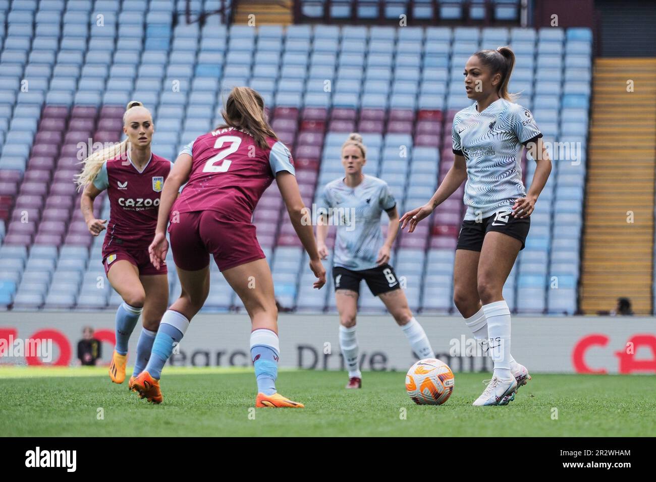 Birmingham, Royaume-Uni. 21st mai 2023. Birmingham, Angleterre, 21 mai 2023: Taylor Hinds (12 Liverpool) sur le ballon pendant le match de la Super League Barclays FA Womens entre Aston Villa et Liverpool à Villa Park à Birmingham, Angleterre (Natalie Mincher/SPP) Credit: SPP Sport Press photo. /Alamy Live News Banque D'Images