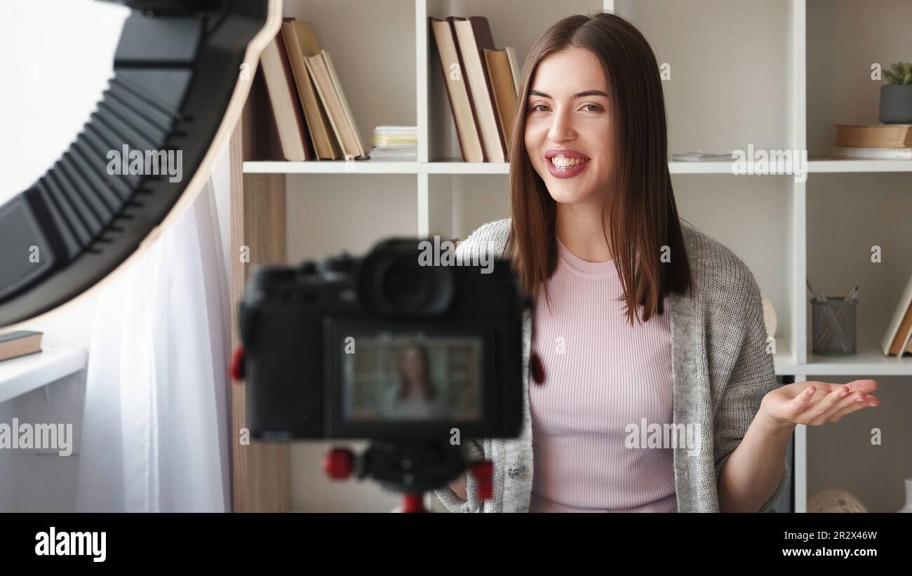 Vidéo vlogging en ligne coaching femme heureux blogger Banque D'Images