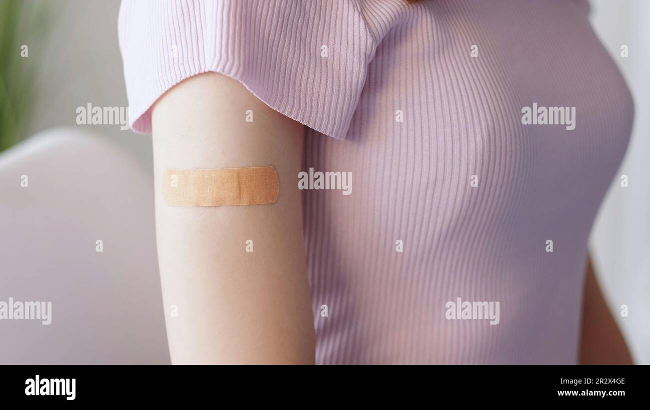 Vaccin contre le coronavirus : une femme protégée contre la pandémie Banque D'Images