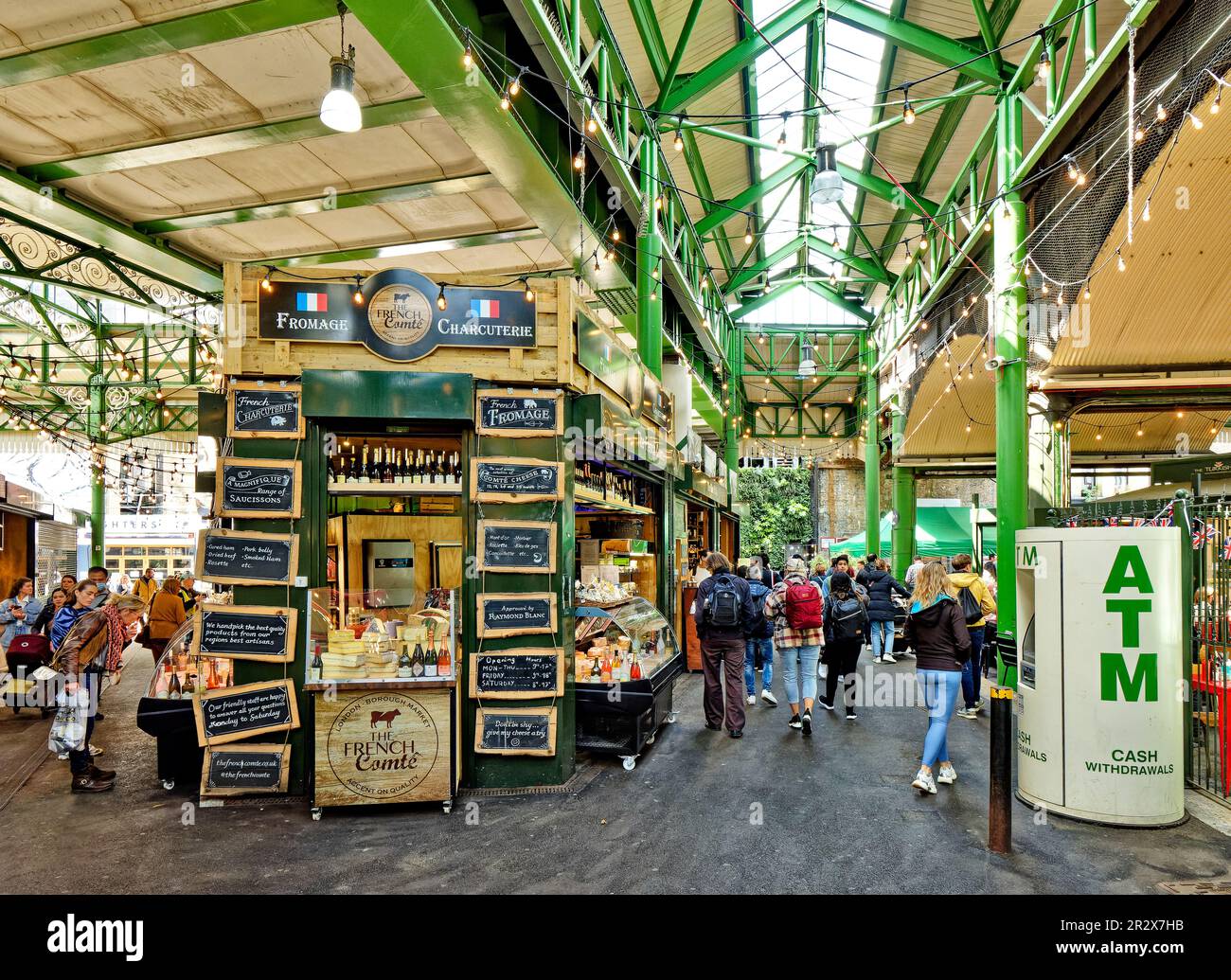 London Southwark Borough Market Vente en gros et au détail de la viande et du fromage français à vendre Banque D'Images