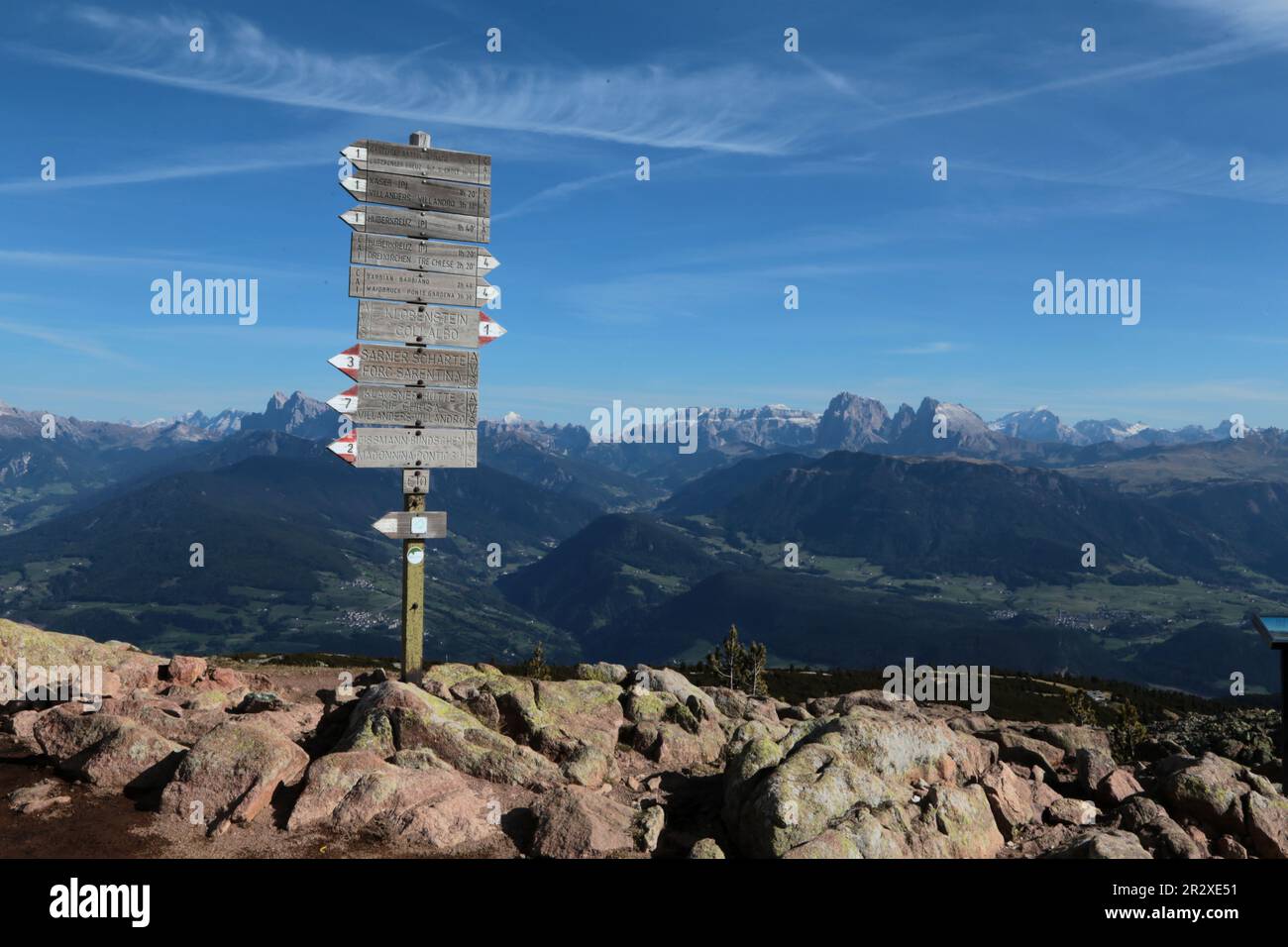 Paysage dans le Tyrol du Sud dans les Alpes italiennes en été Banque D'Images