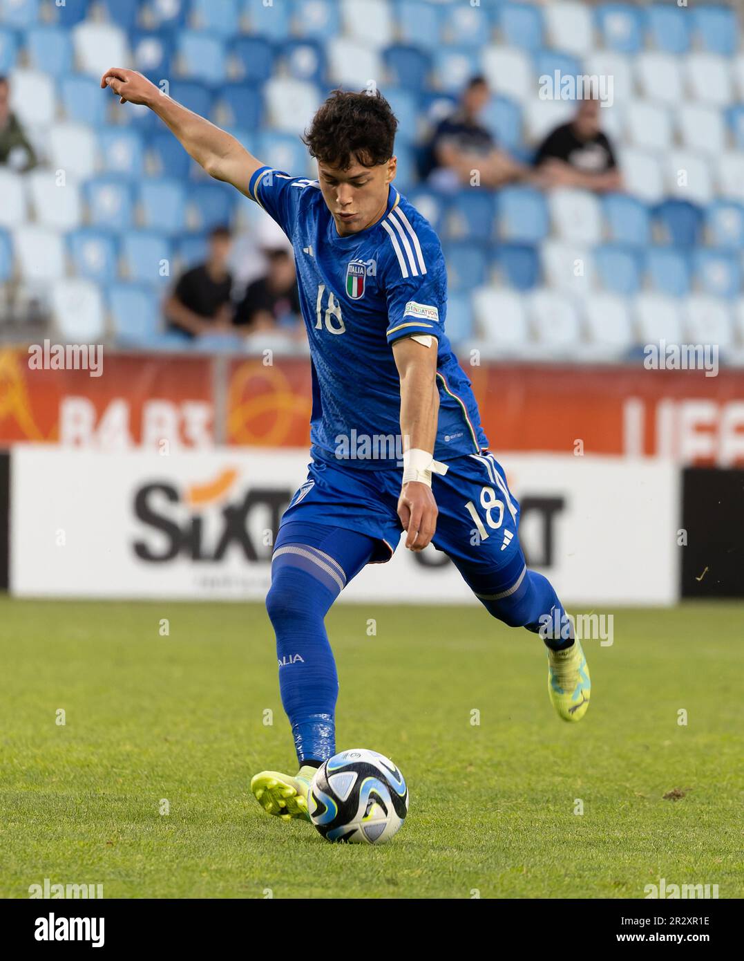 Budapest, Hongrie. 21st mai 2023. Emanuele Rao, d'Italie, tire sur le but lors du match de l'UEFA European Under-17 Championship 2023 Groupe B entre la Serbie et l'Italie au stade Hidegkuti Nandor sur 21 mai 2023 à Budapest, Hongrie. Credit: Laszlo Szirtesi/Alay Live News Banque D'Images