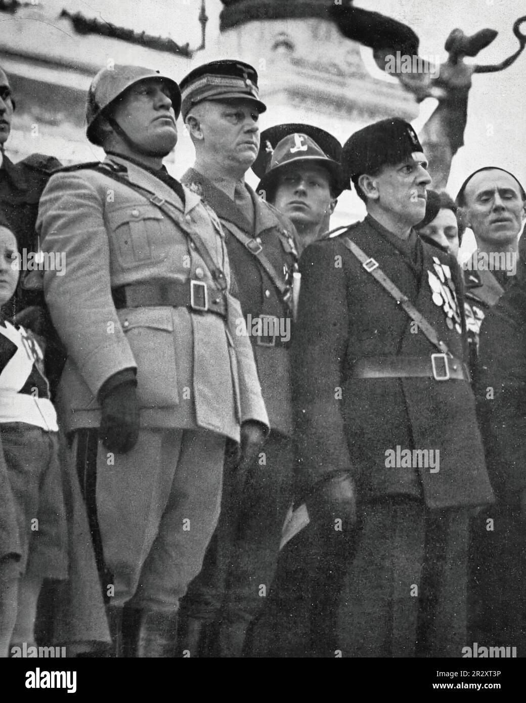 1939, le dictateur italien Benito Mussolini (le Duce) et ses hiérarchies Banque D'Images