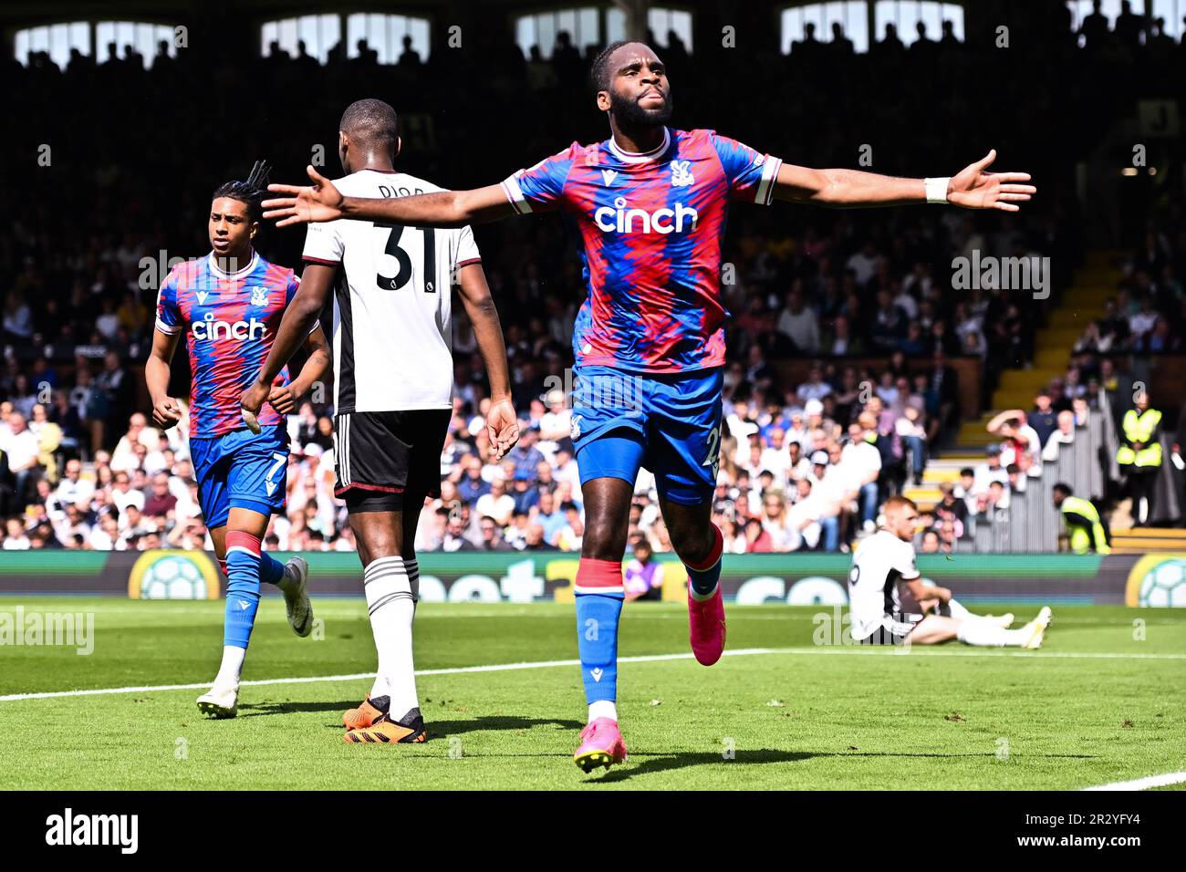 LONDRES, ANGLETERRE - MAI 20 : Odsonne Edouard du Crystal Palace. Célébrez après avoir marqué votre but lors du match de la Premier League entre Fulham FC et Crysta Banque D'Images
