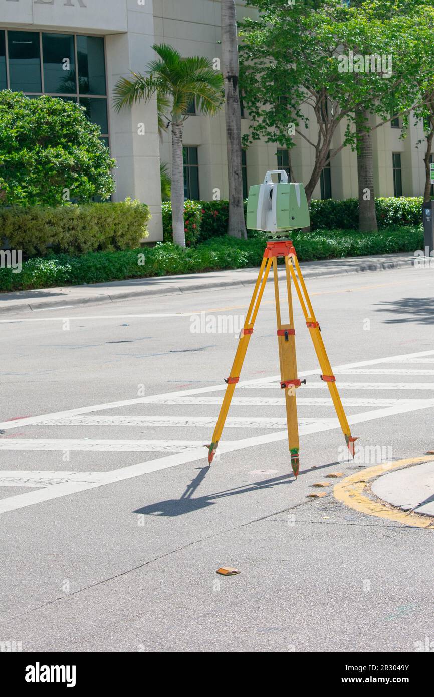 Photo du niveau de relevé électonique sur le côté de la rue à Miami en Floride. Banque D'Images