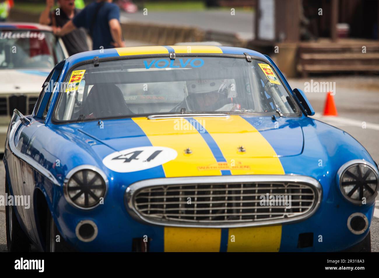 Courses de voitures d'époque pendant le Vintage Racing Group 500 2019. Banque D'Images