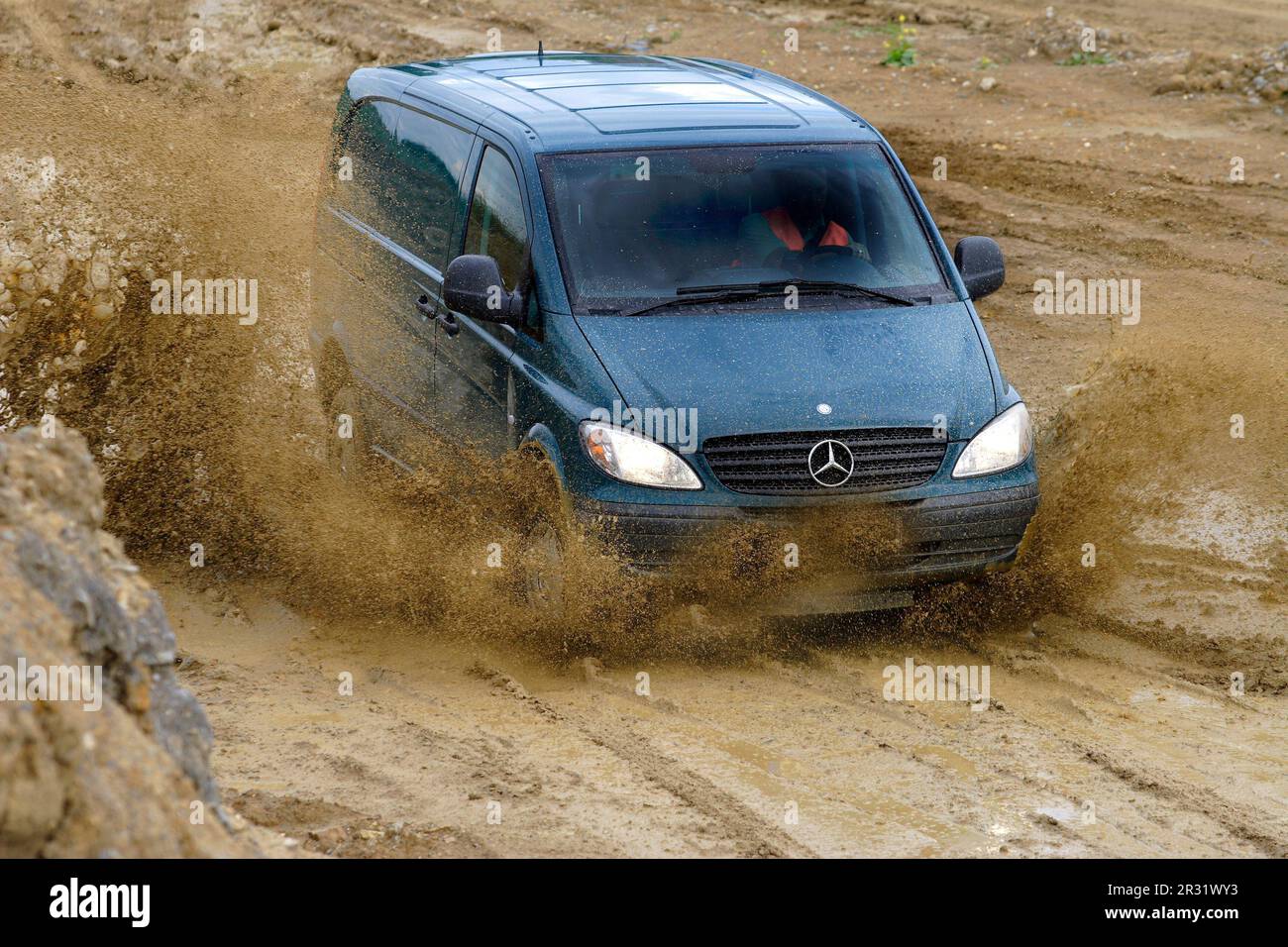 Voiture en terrain Banque D'Images