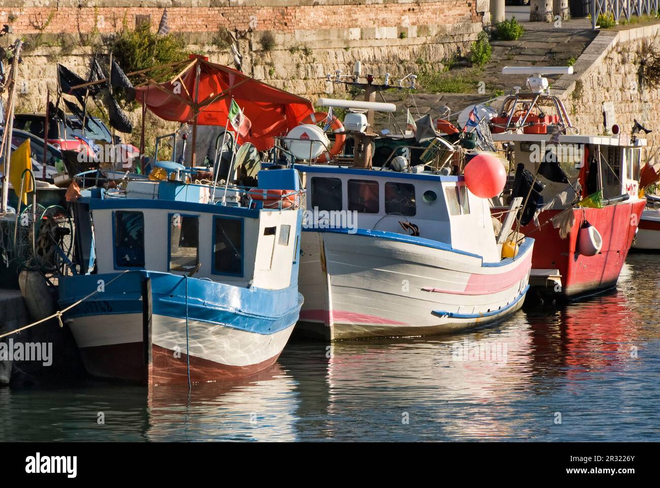 Bateaux de pêche dans le port de Livourne Banque D'Images