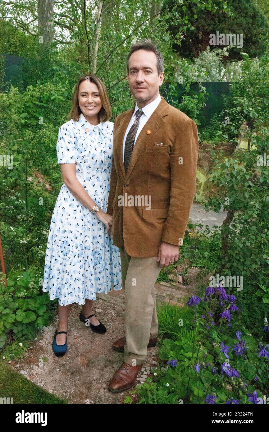 Londres, Royaume-Uni. 22nd mai 2023. Les acteurs Keeley Hawes et Matthew MacFadyen, qui sont mariés, ont assisté au jardin d'exposition de Centerpoint au Chelsea Flower Show pour sensibiliser les jeunes à l'itinérance. Credit: Anna Watson/Alay Live News Banque D'Images