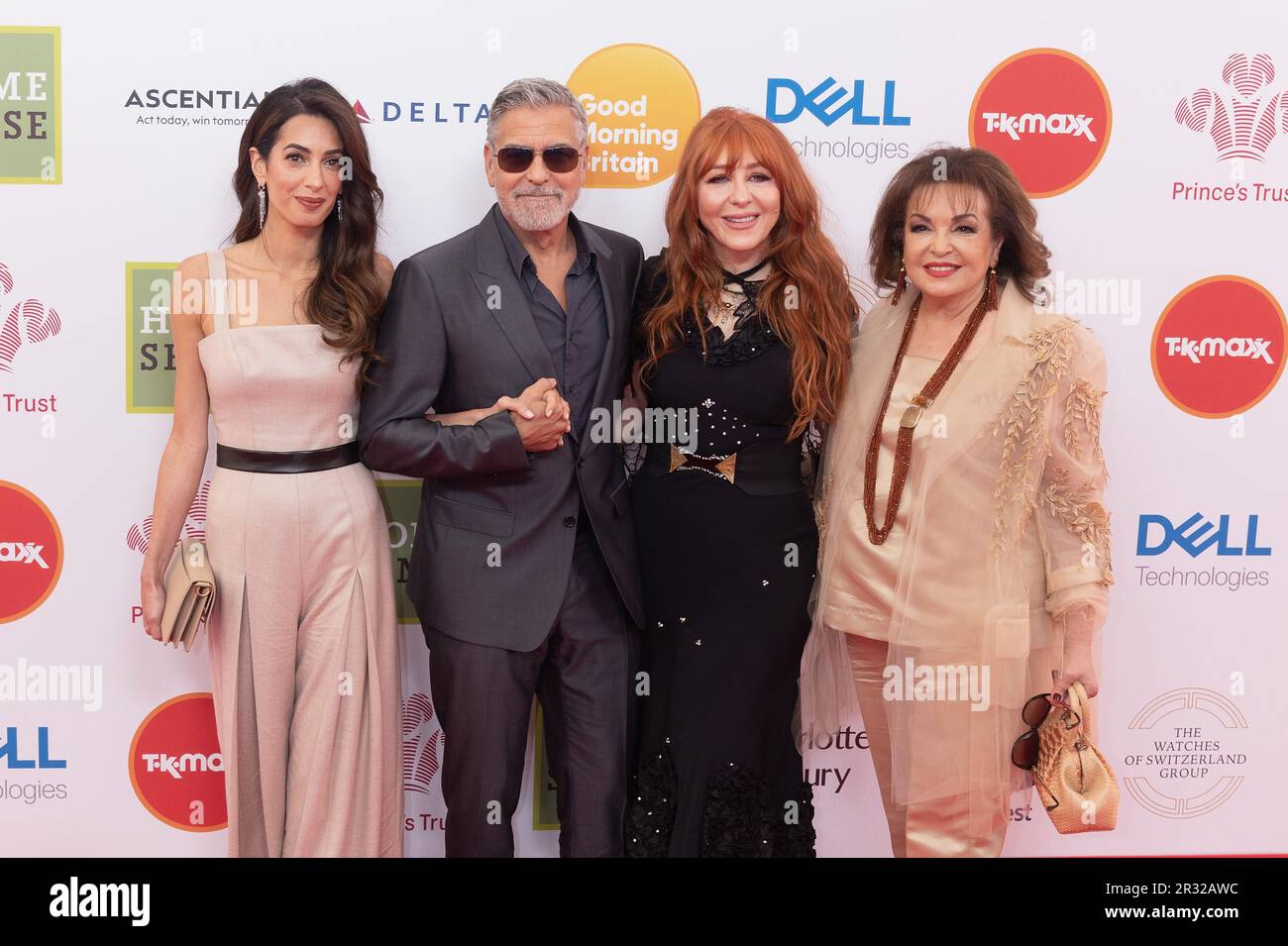 Londres, Royaume-Uni. 16 mai 2023. (G-D) Charlotte Tilbury, Amal Clooney, George Clooney et Baria Alamuddin assistent aux prix Prince's Trust et TK Maxx & HomeSense, Theatre Royal, Drury Lane, Londres, Angleterre. Credit: S.A.M./Alay Live News Banque D'Images