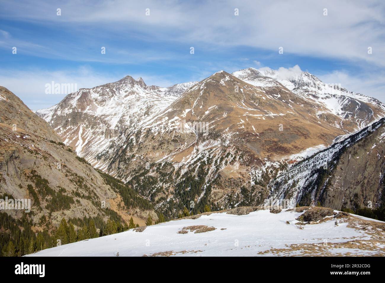 Bachimala (3,176 m), Ascenso al puerto de la Madera, Huesca, Aragón, cordillera de los Pirineos, Espagne. Banque D'Images