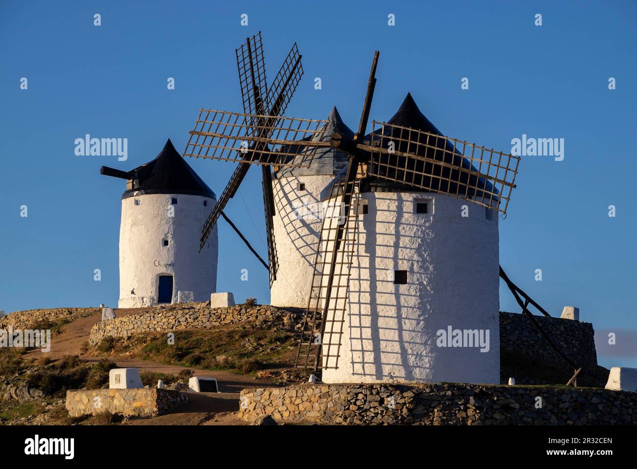 Molinos de Consuegra, Cerro Calderico, Consuegra, provincia de Tolède, Castille la Manche, Espagne. Banque D'Images