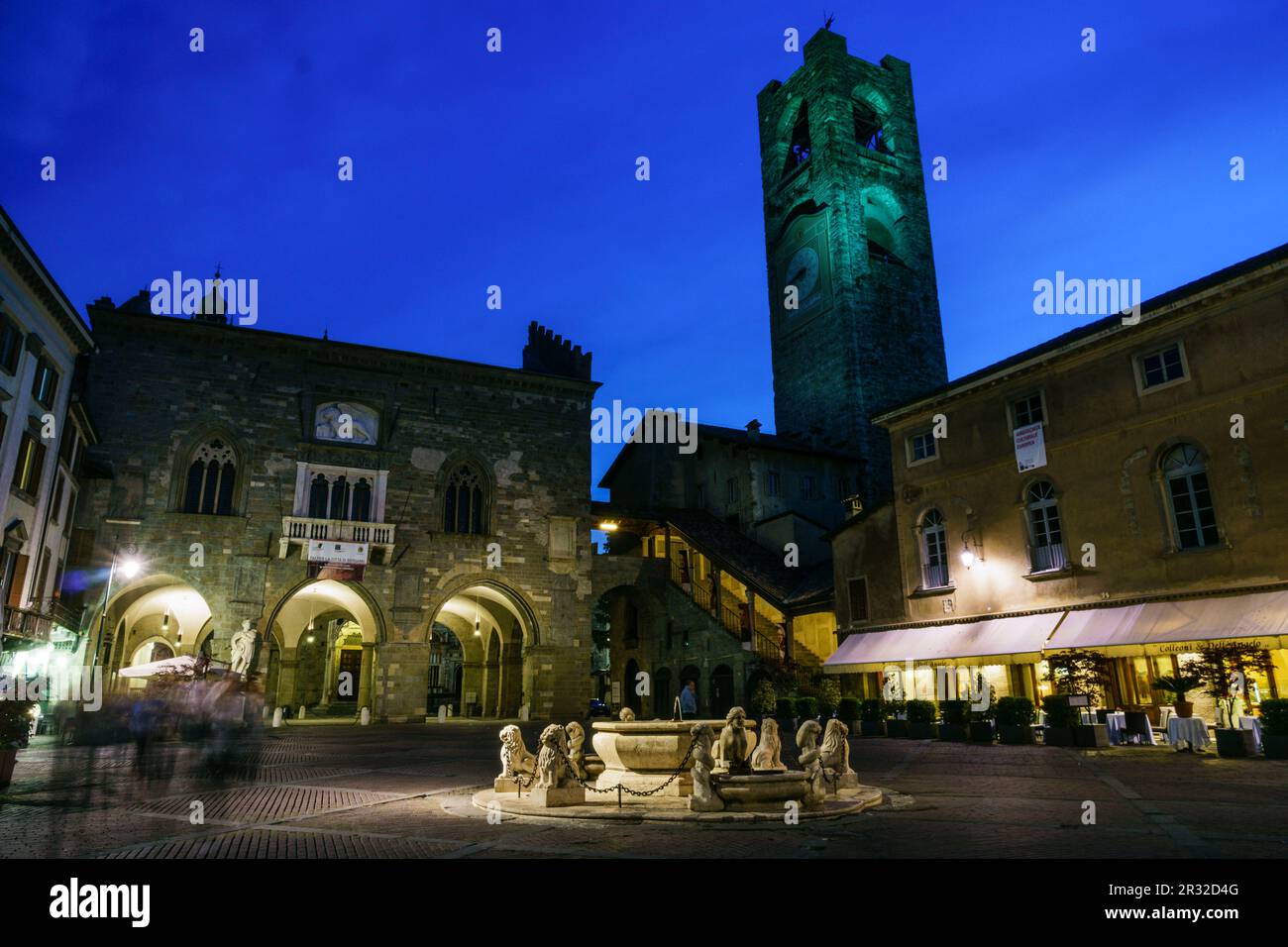 El Campanone, palazzo de la Ragione, plaza Vecchia,ciudad alta,Bergame, Lombardie, Italia, Europa. Banque D'Images