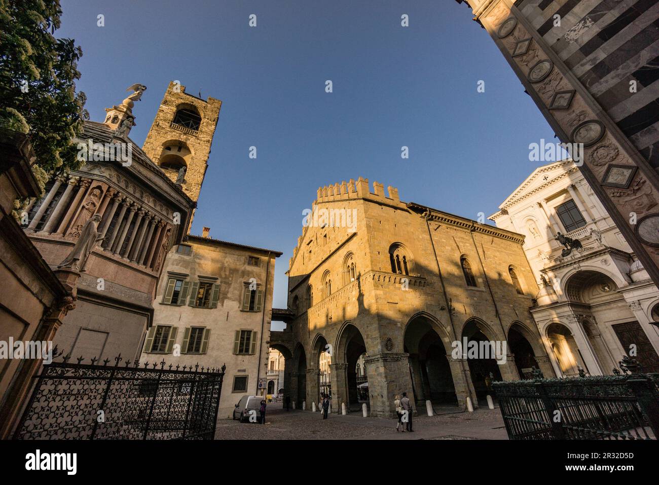 El Campanone, palazzo de la Ragione, plaza Vecchia,ciudad alta,Bergame, Lombardie, Italia, Europa. Banque D'Images
