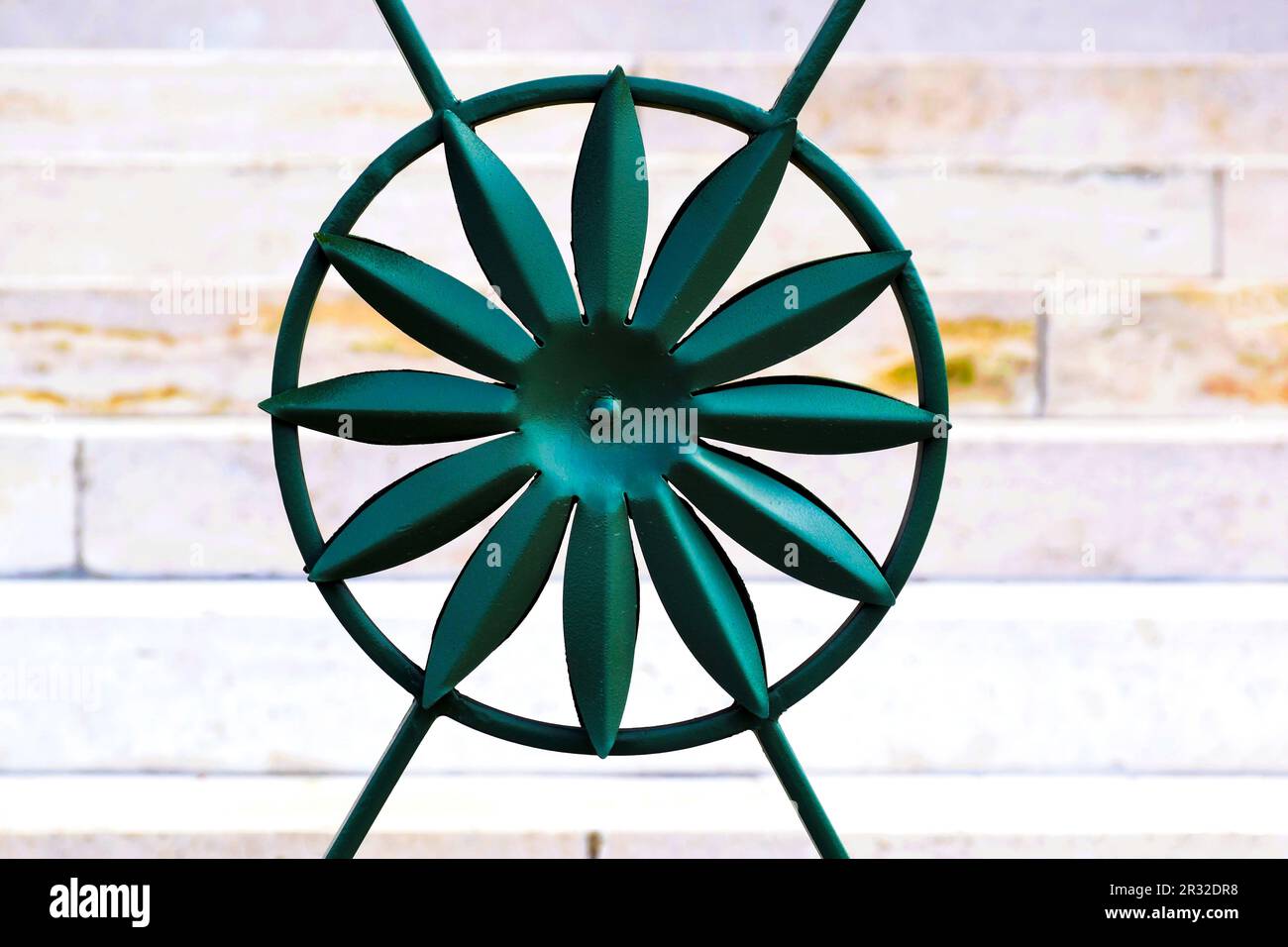 Hay - Horloge de table ou murale 13cm, 4 couleurs de Jasper Morisson – Atelier Kumo