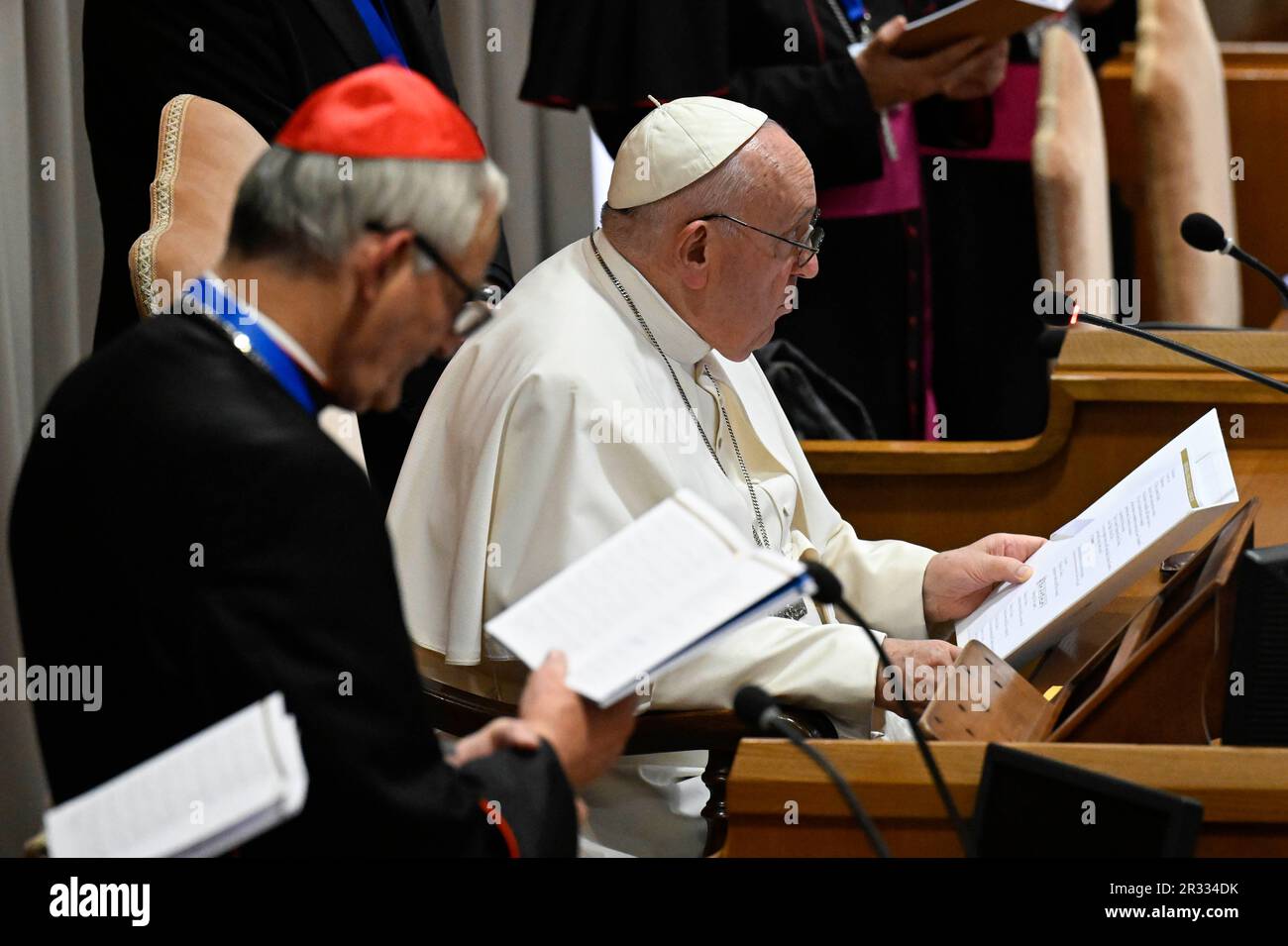 Vatican, Vatican. 22nd mai 2023. Italie, Rome, Vatican, 2023/5/22.le Pape François lors de sa rencontre avec les membres de la Conférence épiscopale italienne à l'occasion de l'Assemblée générale de l'IEC 77th à la salle Synode du Vatican Photographie par Vatican Media /Catholic Press photo . LIMITÉ À UNE UTILISATION ÉDITORIALE - PAS DE MARKETING - PAS DE CAMPAGNES PUBLICITAIRES. Crédit : Agence photo indépendante/Alamy Live News Banque D'Images