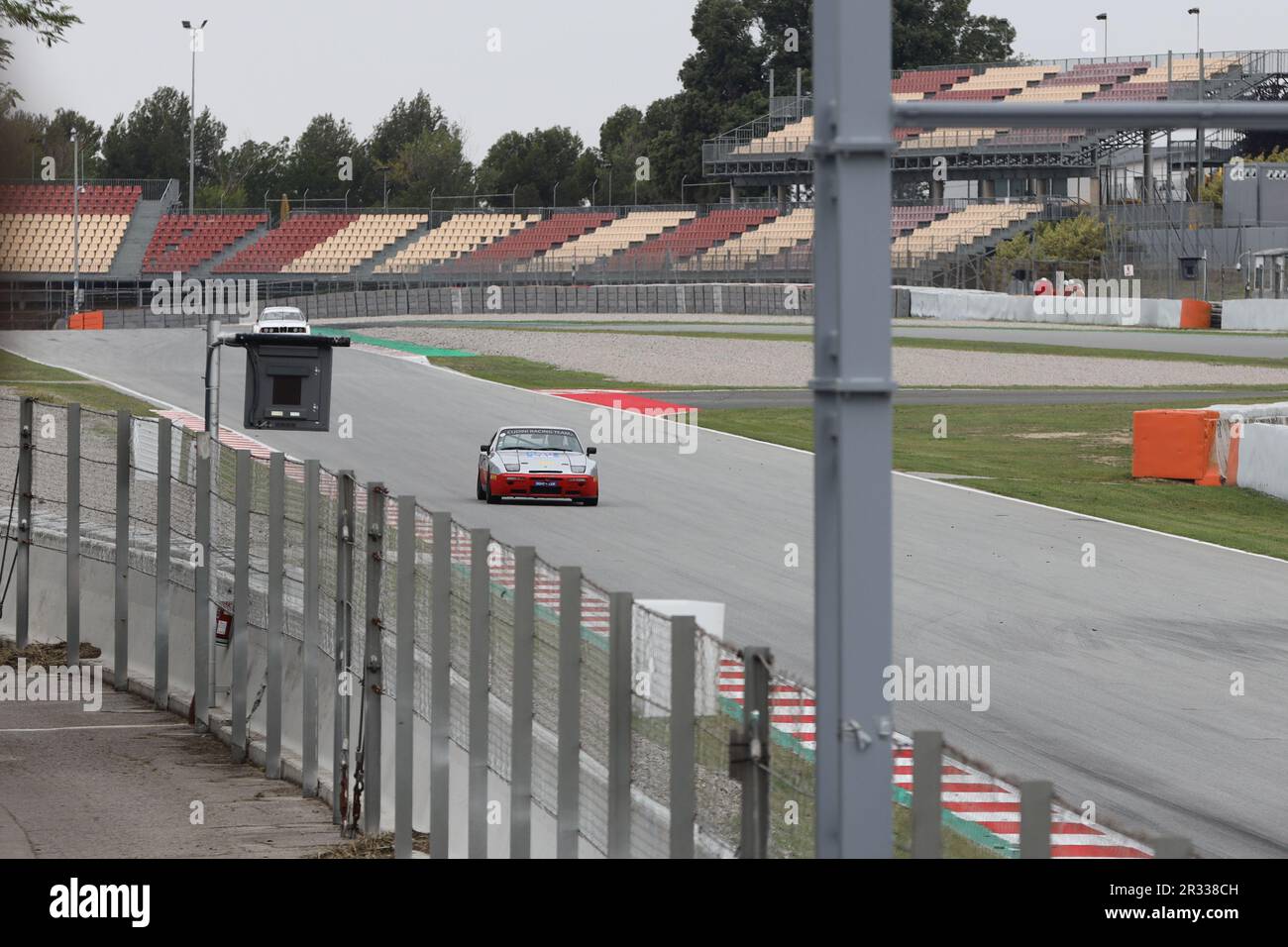 1989 Porsche 944 S2 dans les 6 heures de Barcelone Trophée Paco Godia le 21/5/2023 au circuit de Catalogne, Barcelone, Espagne Banque D'Images