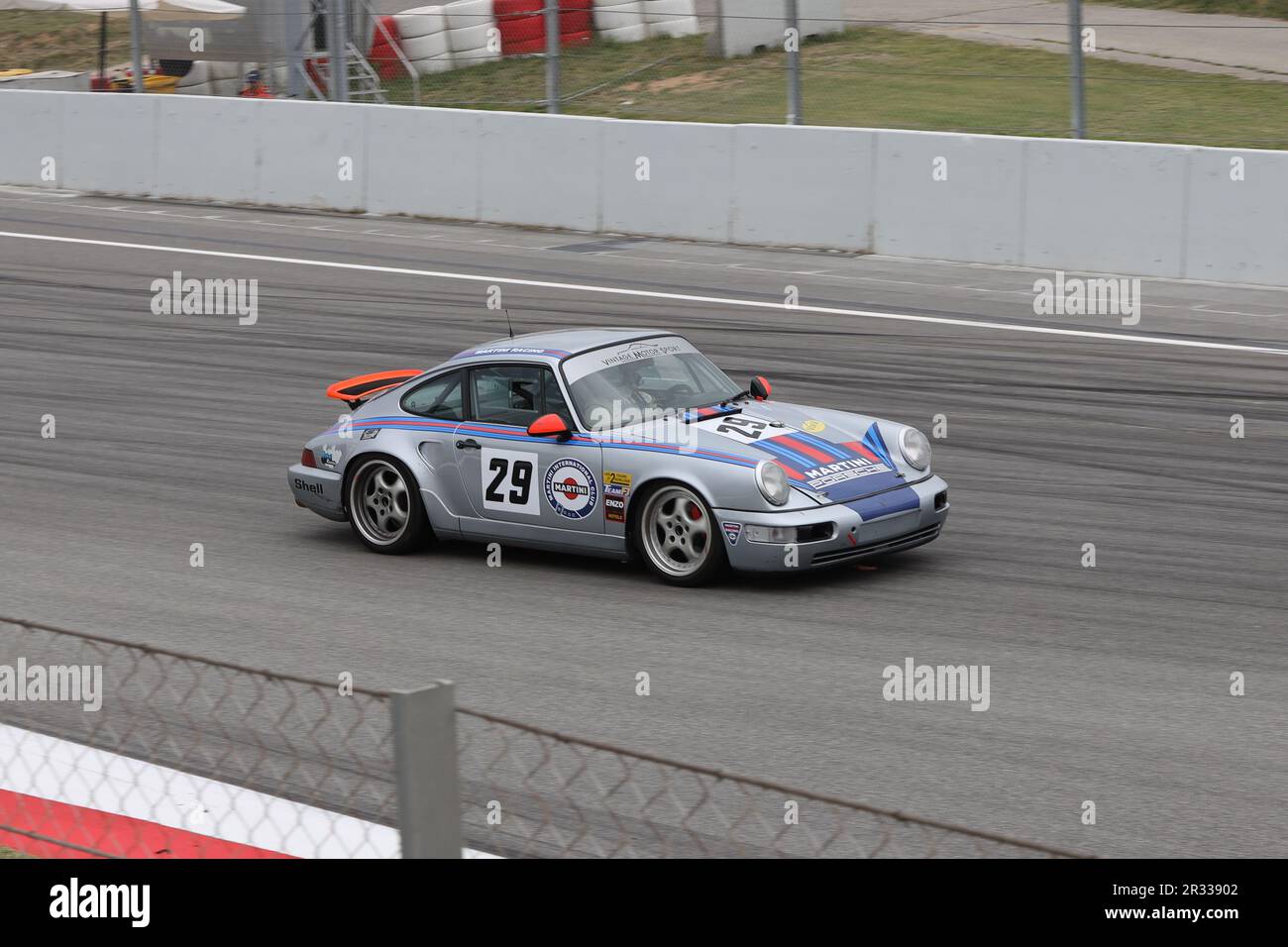 Porsche 911 en course dans les 6 heures de Barcelone Paco Godia Trophée