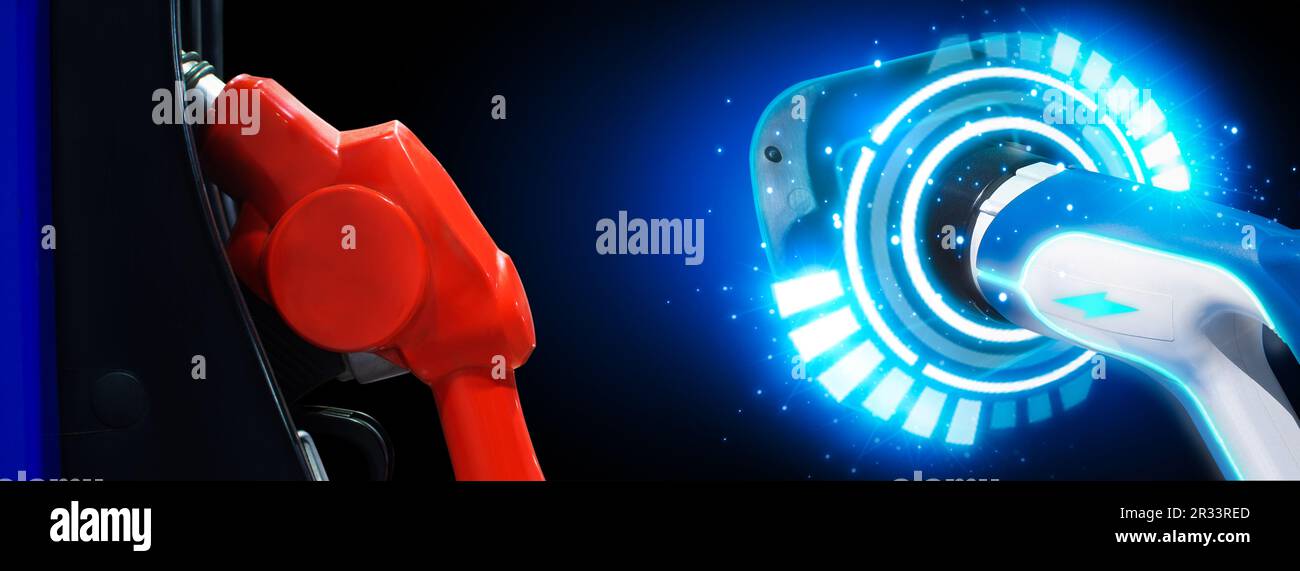 Distributeur de carburant et chargeur de véhicule électrique pour comparaison sur fond noir, concept de technologie automobile. Banque D'Images