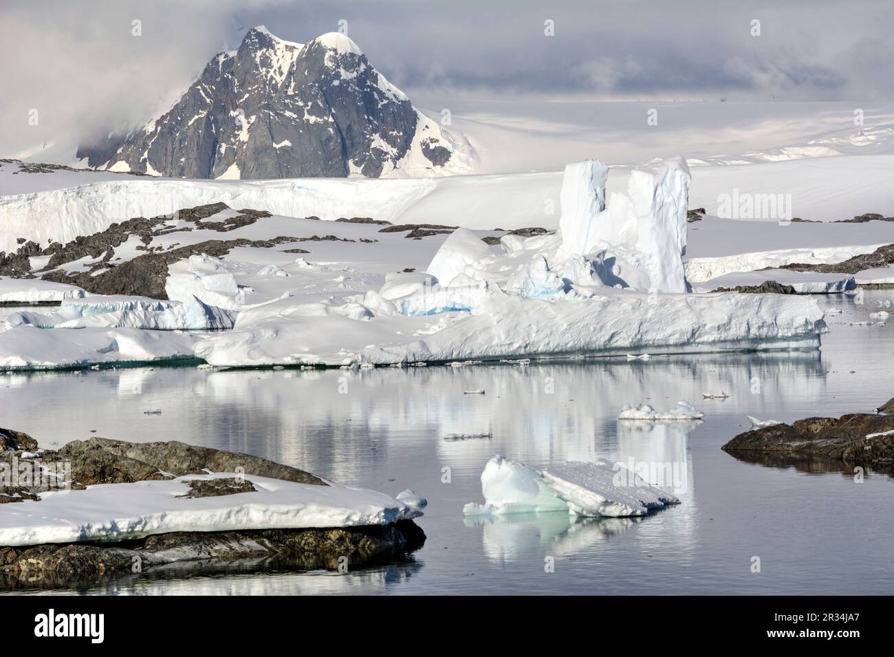 Formations de icebergs et de glaciers en Antarctique Banque D'Images