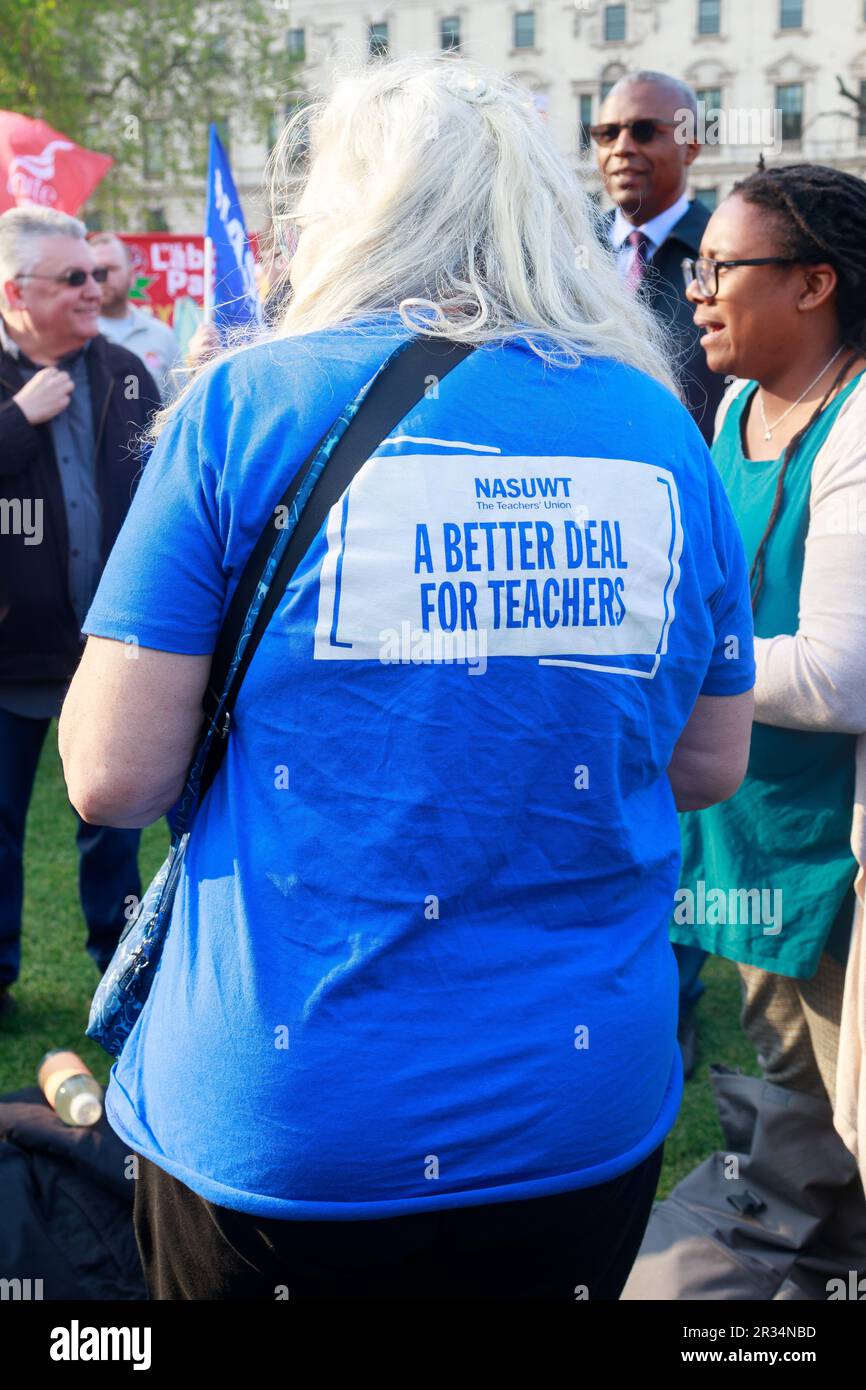 Londres, Angleterre, Royaume-Uni. 22nd mai 2023. Protéger le droit de grève TUC proteste contre le projet de loi de grève proposé par les gouvernements sur la place du Parlement. Parmi les orateurs figuraient Mick Lynch de la TUC et la députée travailliste JO Stevens crédit: Denise Laura Baker/Alay Live News Banque D'Images