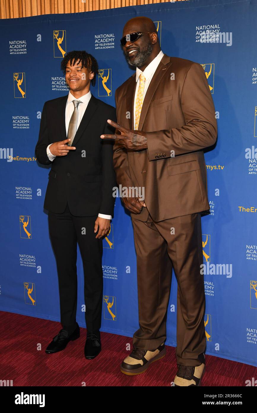 New York, États-Unis. 22nd mai 2023. Shaqir O'Neal et Shaquille O'Neal  marchent sur le tapis rouge lors des Sports Emmy Awards 44th qui se sont  tenus au Jazz au Frederick P. Rose