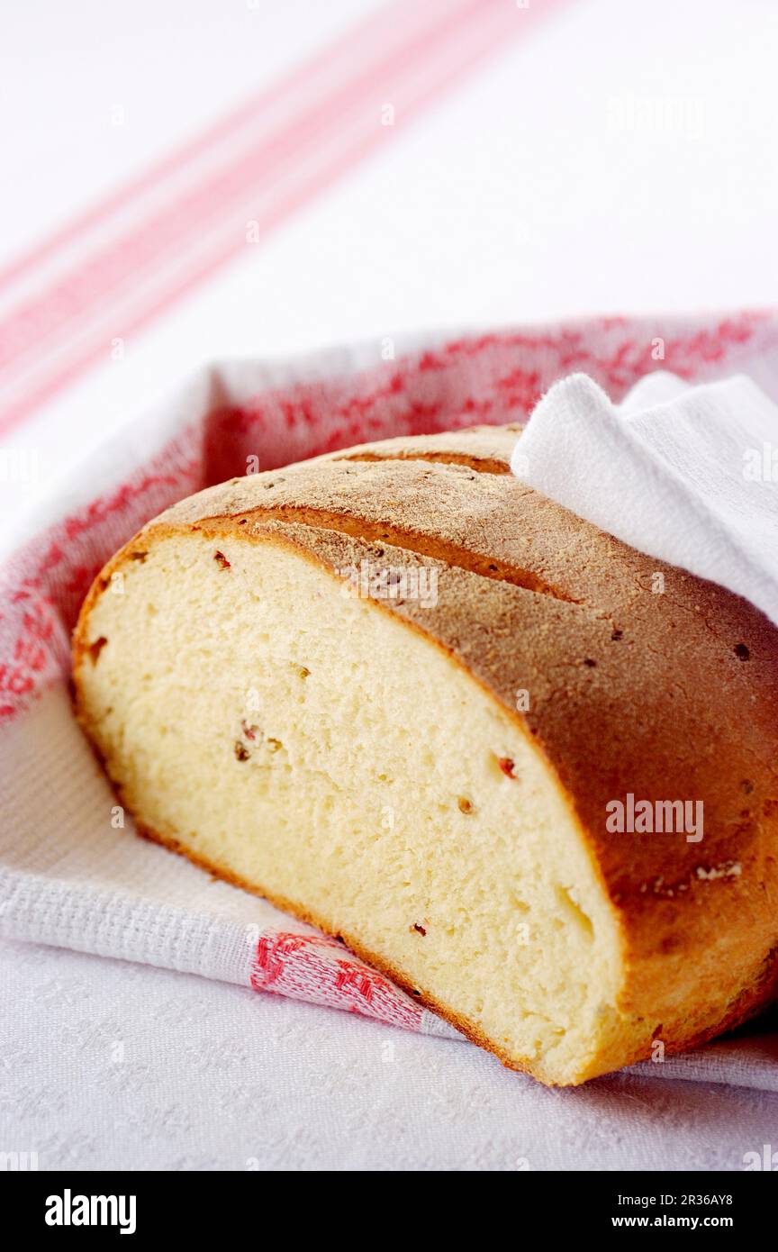 Pain kamut et grains de poivre Banque D'Images