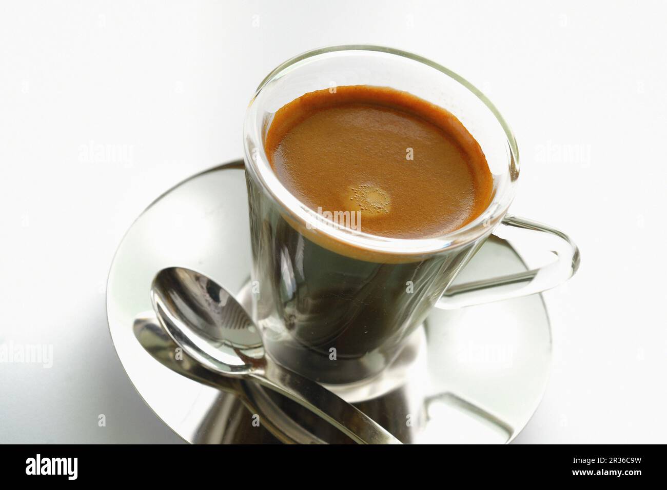 Un double espresso dans une tasse Banque D'Images