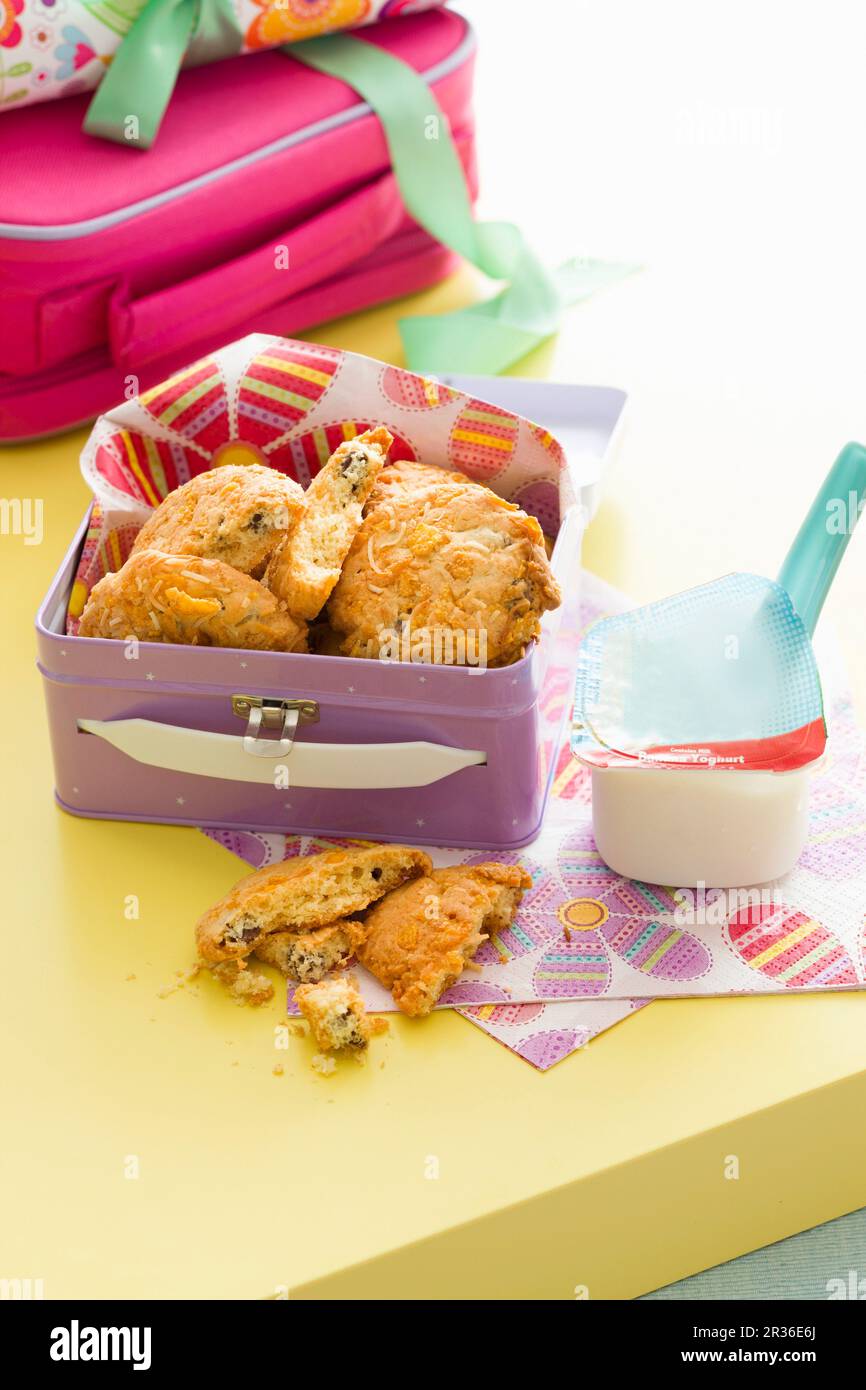 Biscuits aux pépites de maïs et aux pépites de chocolat pour l'école Banque D'Images