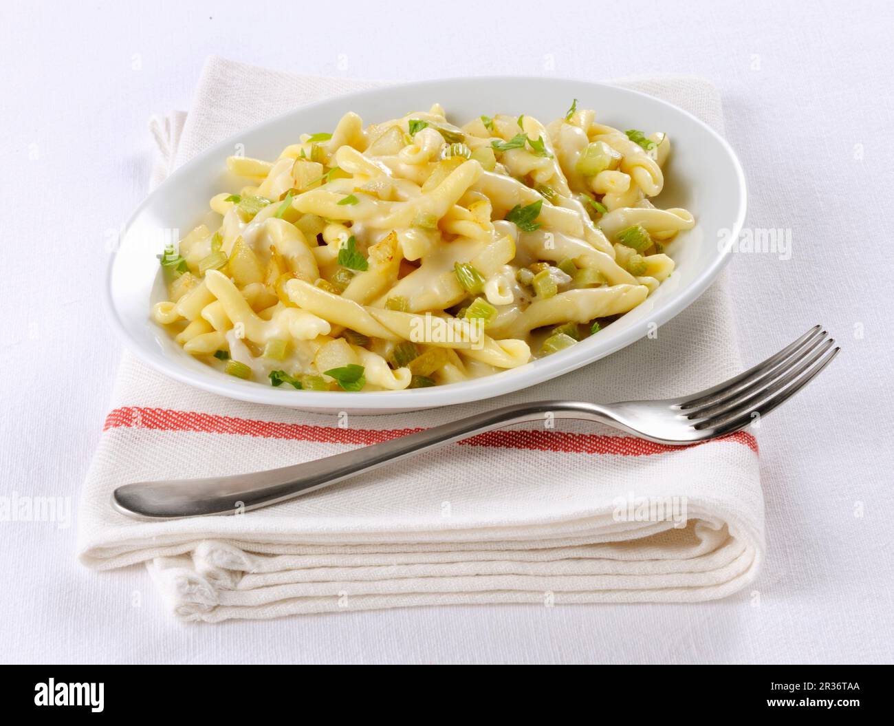 Strozzapreti avec gorgonzola et poire Banque D'Images