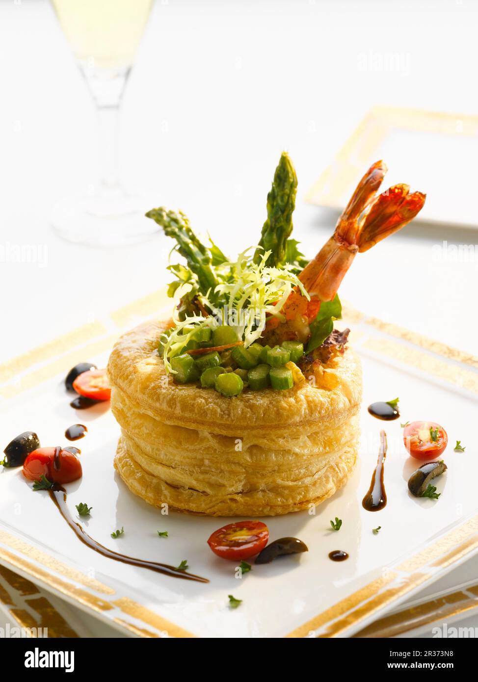 Asperges et crevettes vol-au-vent Banque D'Images