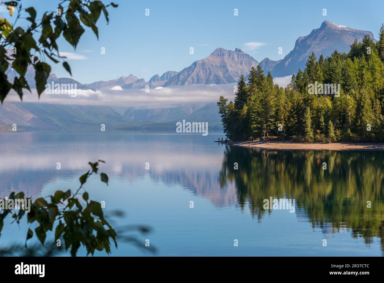 LAC MCDONALD, MONTANA/États-Unis - SEPTEMBRE 20 : vue sur le lac McDonald au Montana sur 20 septembre 2013. Personnes non identifiées Banque D'Images