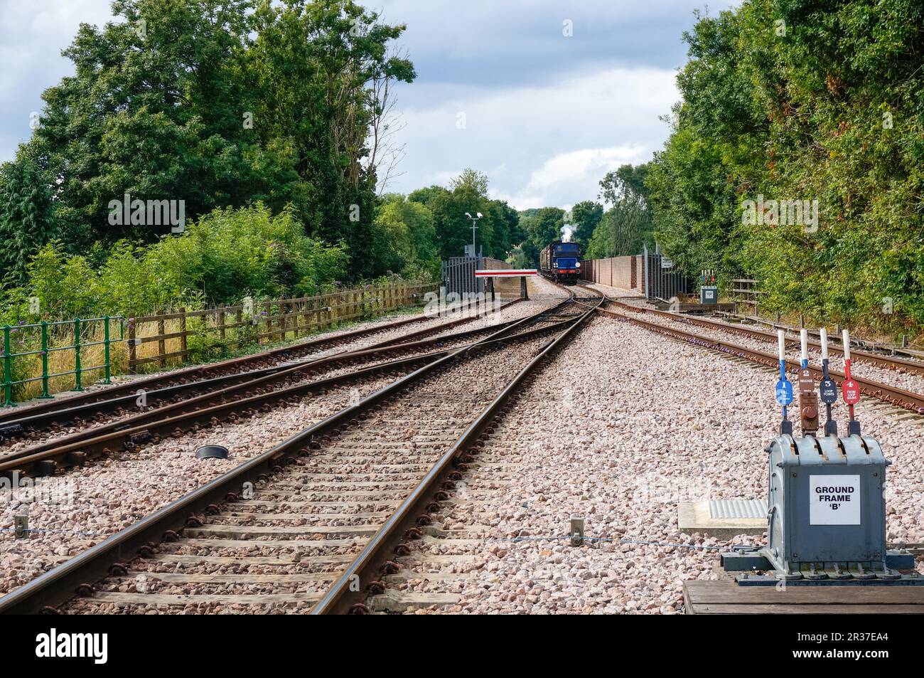 Dans la vapeur Bluebell station East Grinstead Banque D'Images