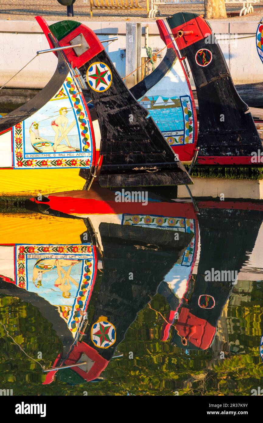 Poupe colorée peinte à la main d'une gondole comme Moliceiro, Aveiro, Beira, Portugal Banque D'Images