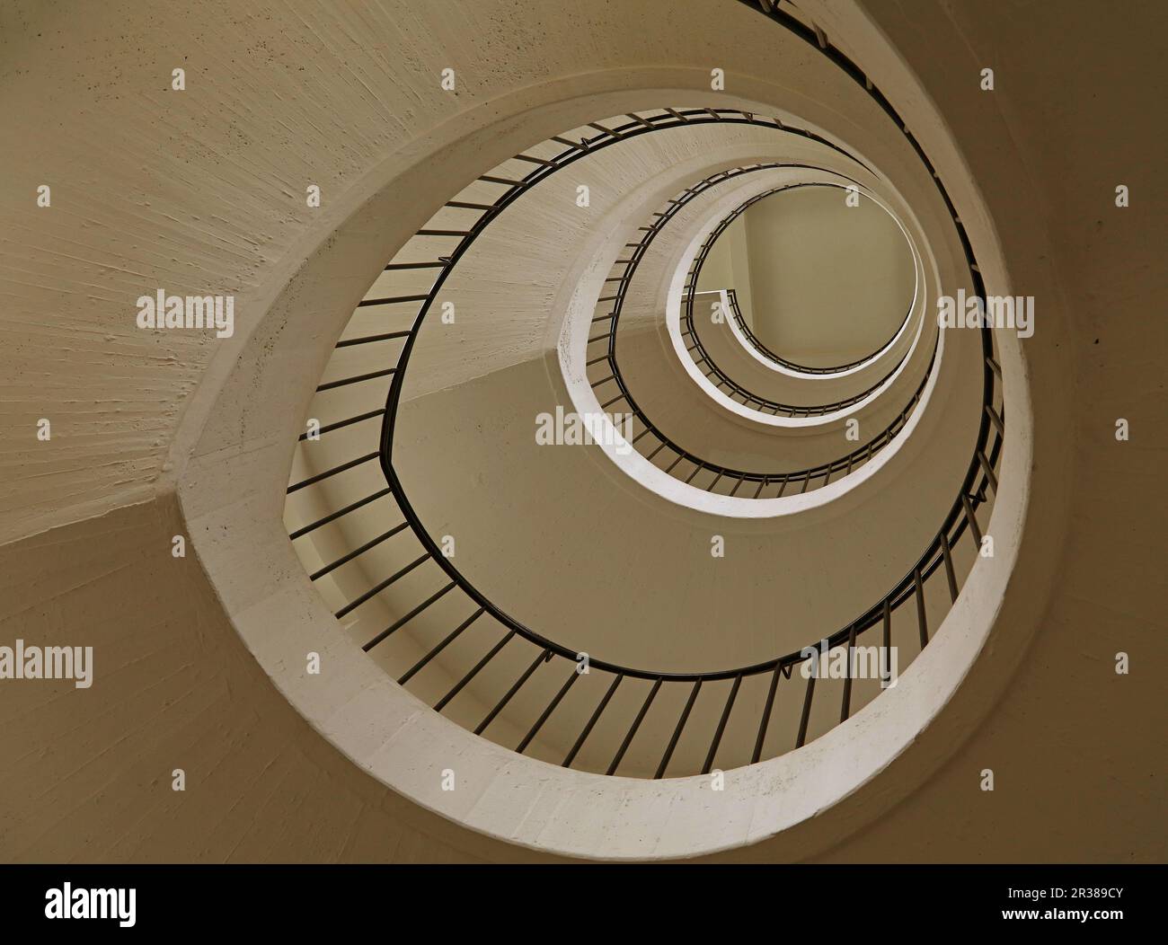 Perspective des escaliers en spirale Banque D'Images