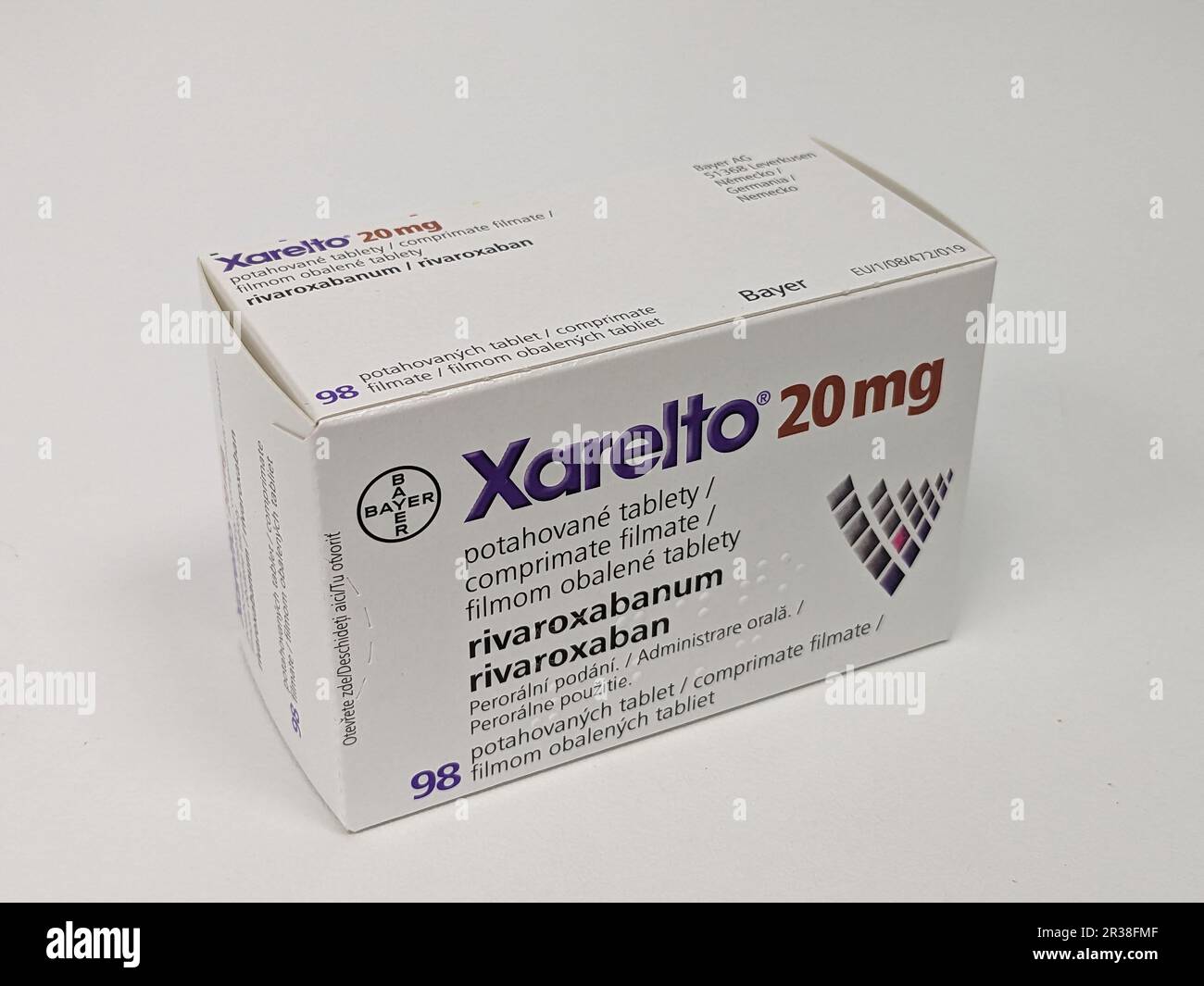Prague, République tchèque-5 mai 2024:boîte de XARELTO de BAYER avec RIVAROXABAN substance active, utilisé pour la prévention et le traitement des caillots sanguins Banque D'Images