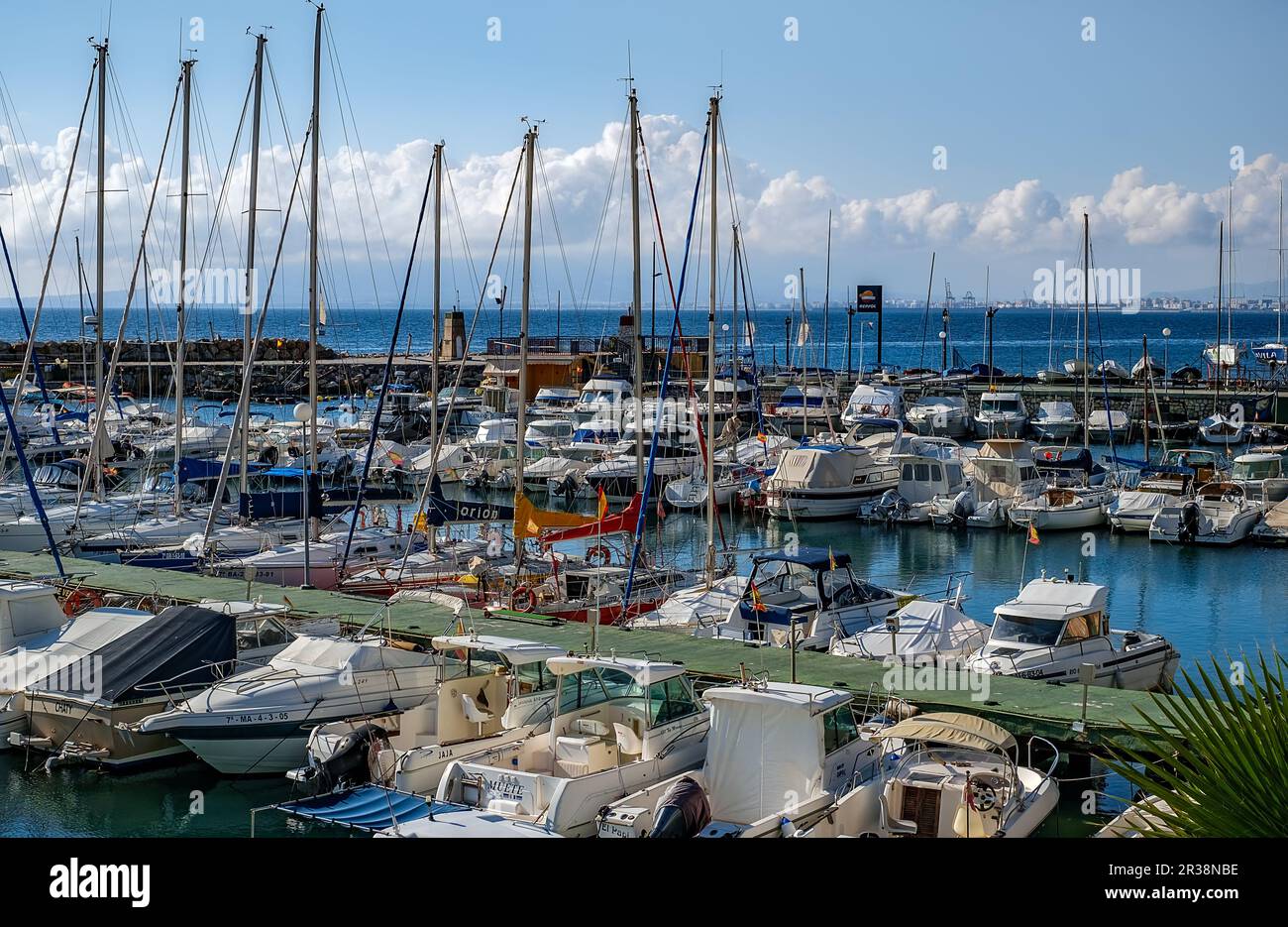 Bateaux de plaisance dans le port Banque D'Images