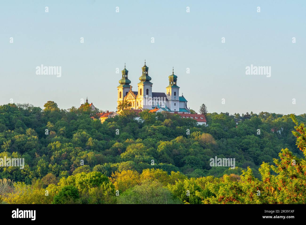 Monastère de Cracovie vue de loin, Pologne. Banque D'Images