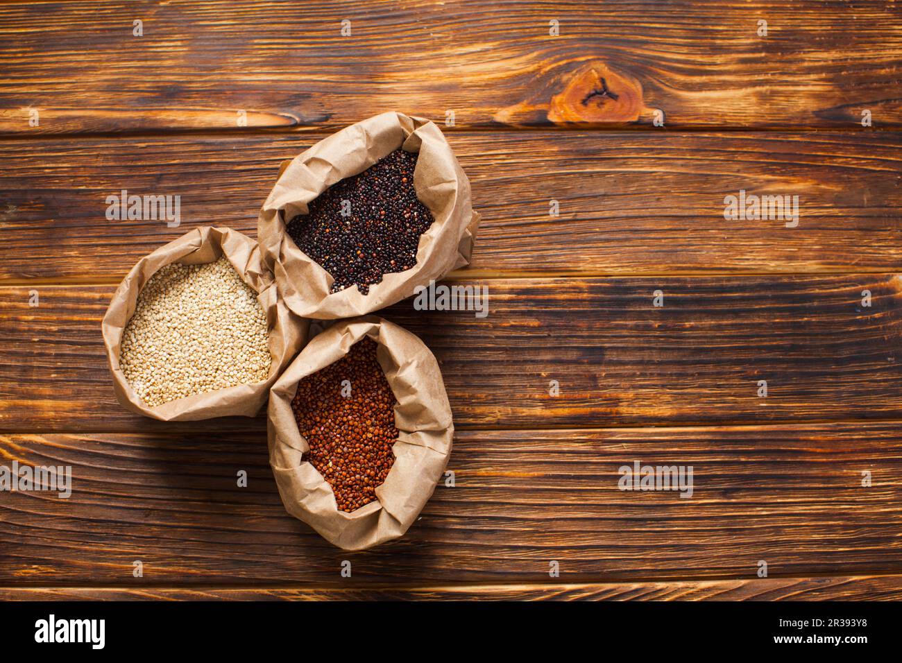 Graines de quinoa blanc, rouge et noir - Chenopodium quinoa Banque D'Images