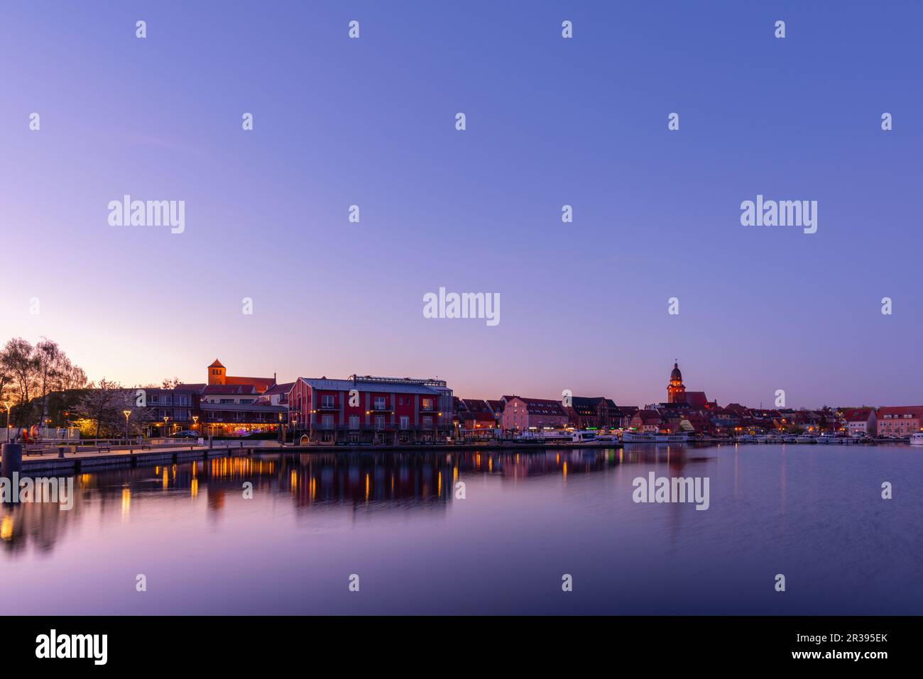 Lumière du soir, Waren Mueritz,, Mecklenburg-Ouest Pomerania, Mecklenburg-Ouest Pomerania, Allemagne de l'est Banque D'Images