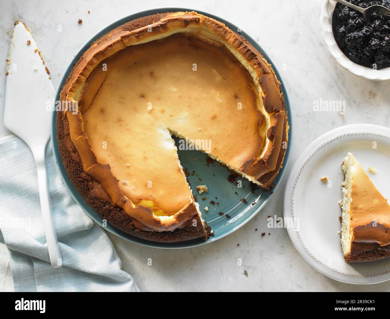 Cheesecake crémeux et de grande taille avec croûte Graham Cracker Banque D'Images