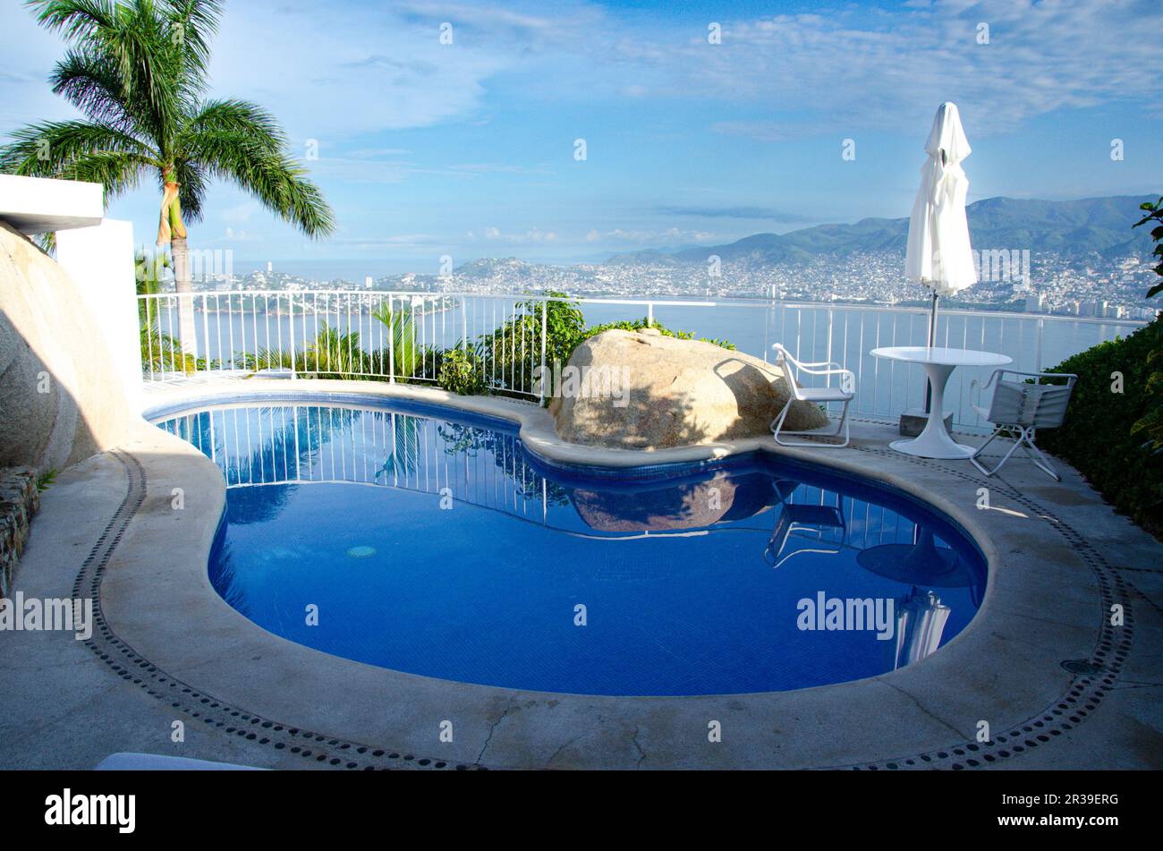 Acapulco hotel swimming pool mexico Banque de photographies et d'images à  haute résolution - Alamy