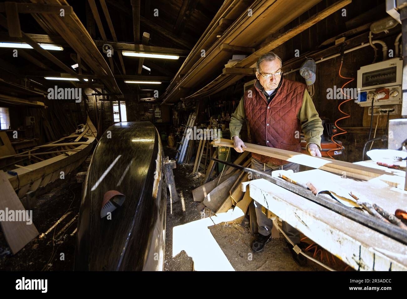 Fabricacion de gondoles.Squero San Trovaso (s.XVII), sestiere de Cannaregio. Venecia.Véneto. Italia. Banque D'Images