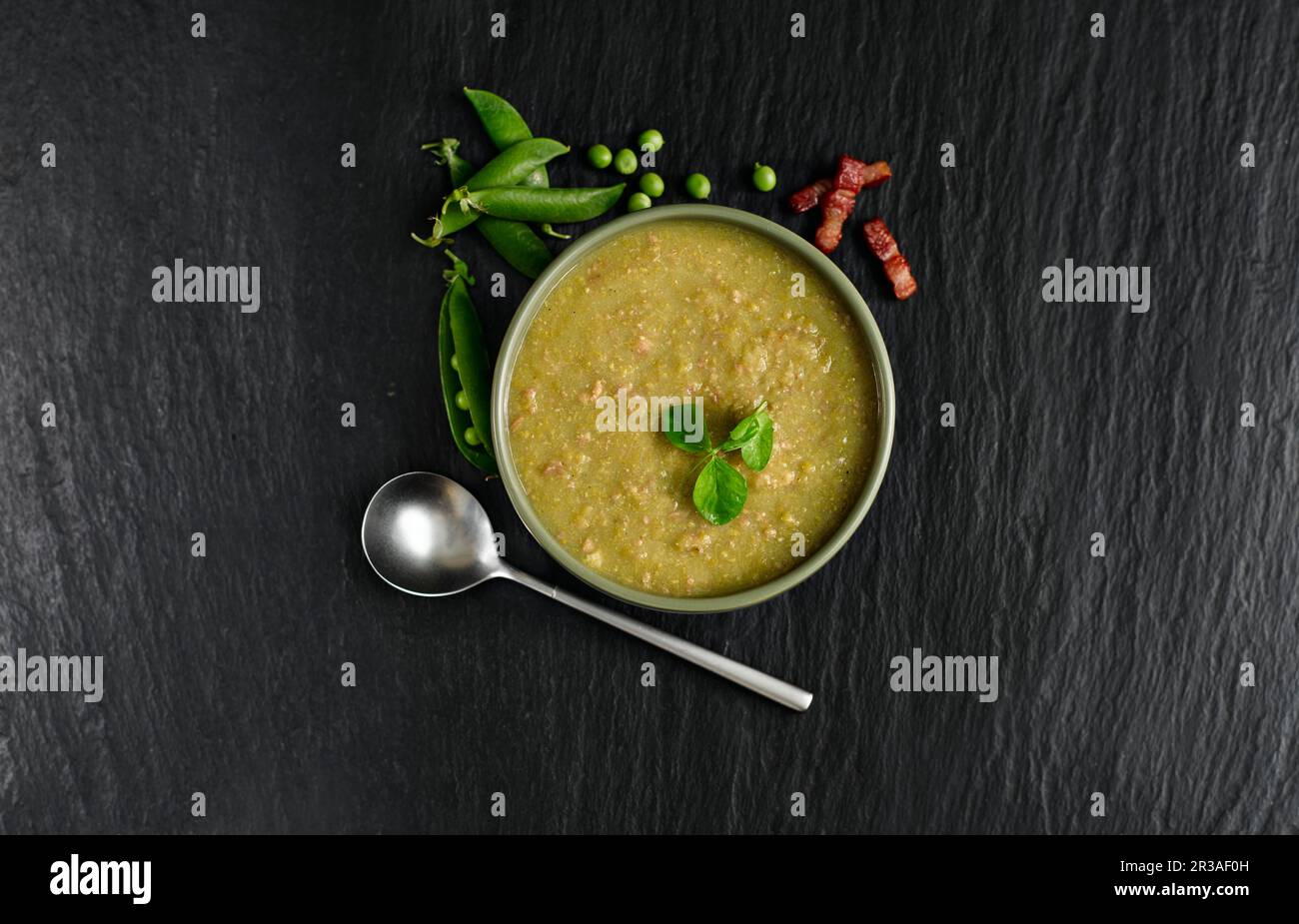 Soupe aux pois et au jambon Banque de photographies et d’images à haute ...