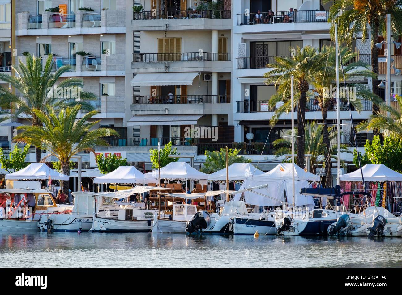 Mercadillo al aire libre, Port d'Alcudia, Majorque, Iles Baléares, Espagne. Banque D'Images