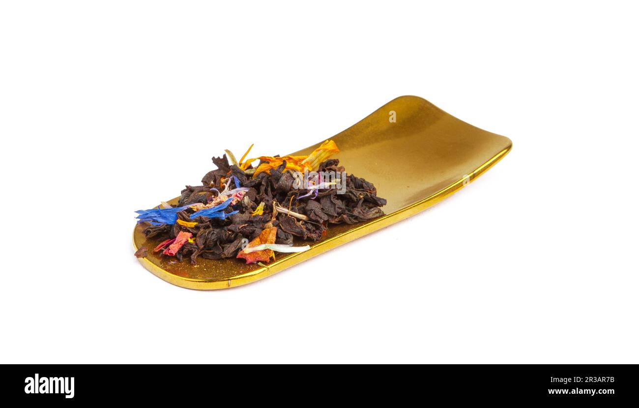 Thé Ceylan noir et vert avec fleurs sèches Banque D'Images