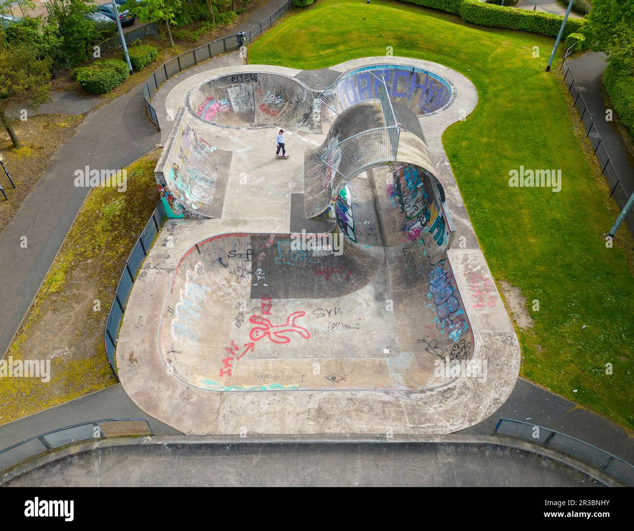 Vue aérienne de Livingston Skatepark à Livingston, Écosse, Royaume-Uni. Le parc Skatepark est prévu pour devenir un bâtiment classé en raison de son histoire et de son importance. Banque D'Images