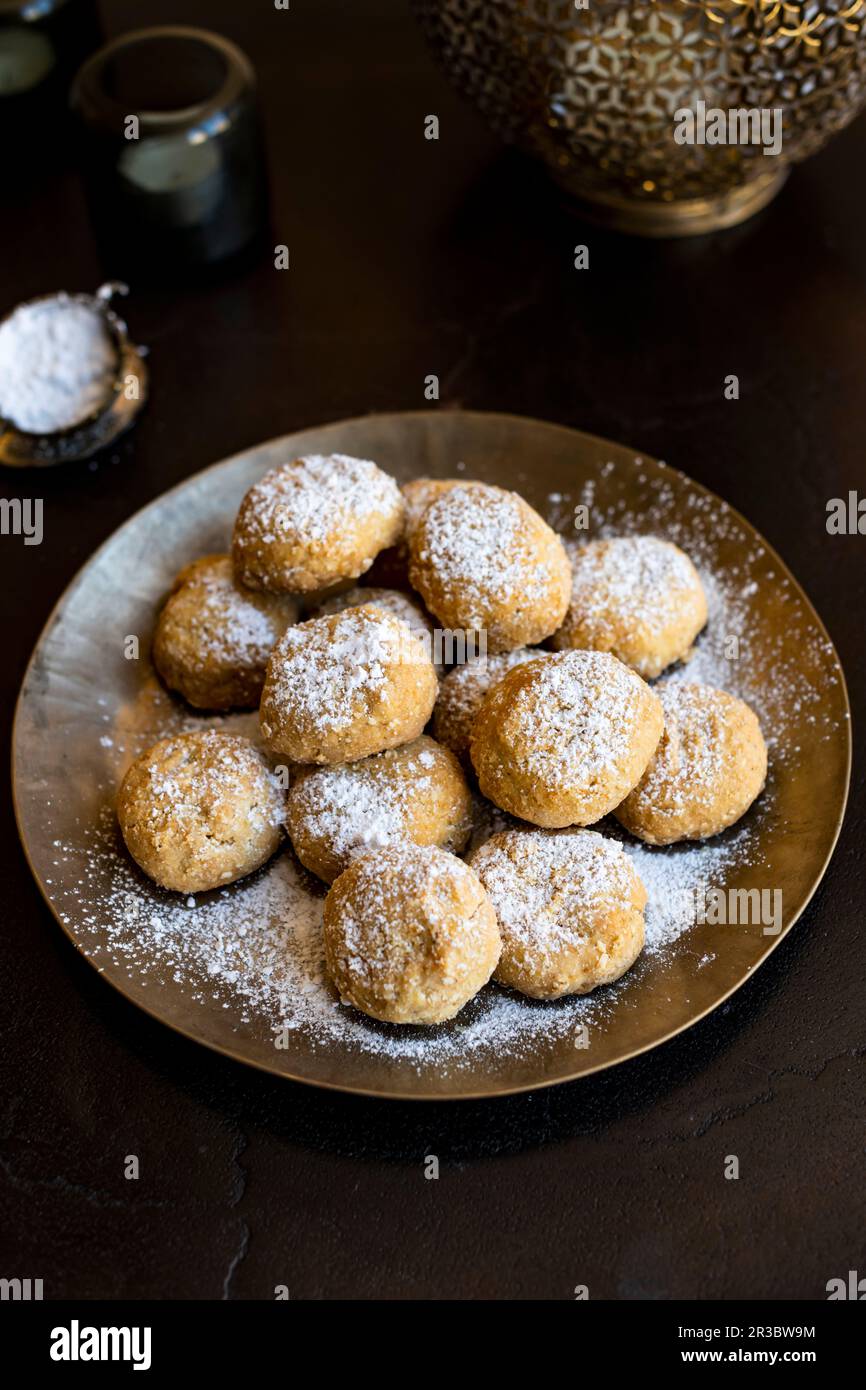Le biscuit circulaire de Kahk a été mangé dans le monde arabe pour célébrer Eid al-Fitr et Pâques Banque D'Images